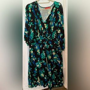 NWOT floral Elle dress